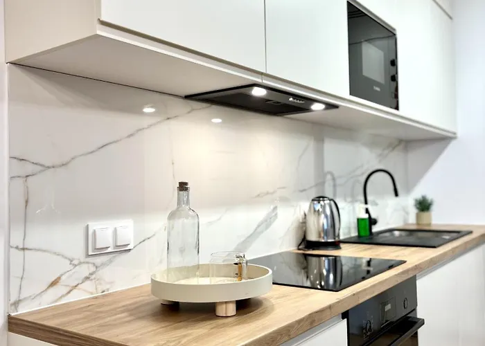 Golden Luxury 3-bedroom In Varsó