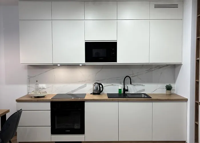 Golden Luxury 3-bedroom In Apartman Varsó