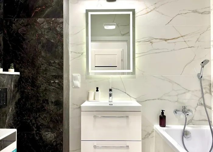 Golden Luxury 3-bedroom In * Varsó