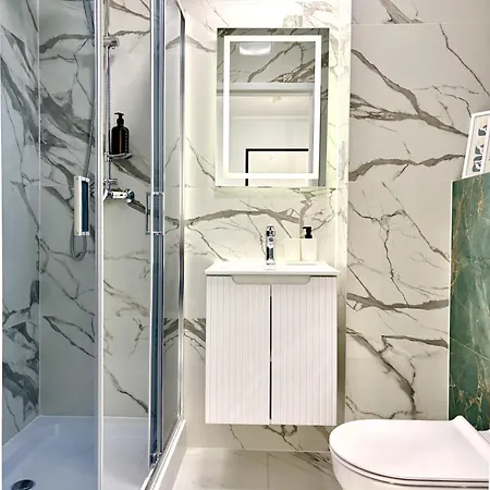 Golden Luxury 3-bedroom In Apartamento