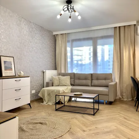 Golden Luxury 3-bedroom In