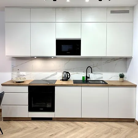 Golden Luxury 3-bedroom In *