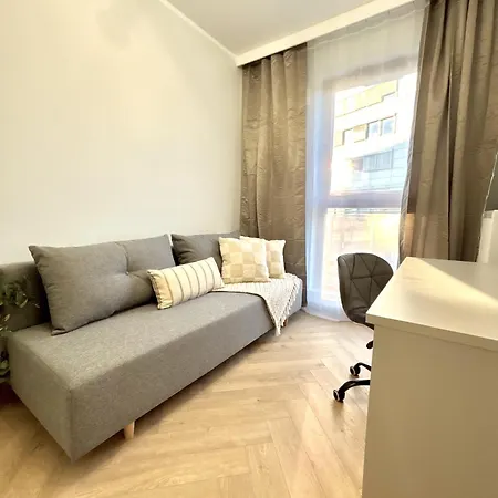 Golden Luxury 3-bedroom In Varşova