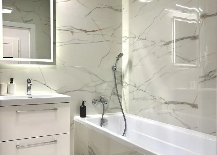 Golden Luxury 3-bedroom In