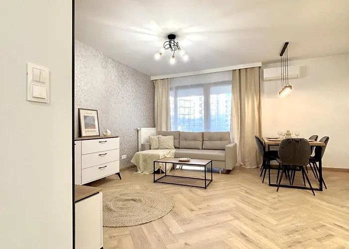 Golden Luxury 3-bedroom In Apartament