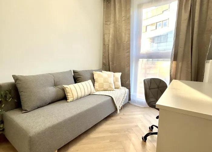 Golden Luxury 3-bedroom In Warszawa