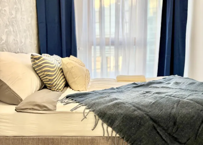 Golden Luxury 3-bedroom In Apartament *