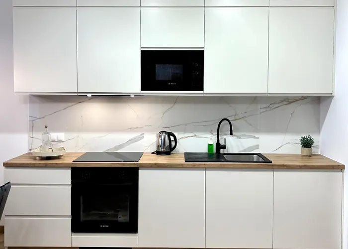 Golden Luxury 3-bedroom In *