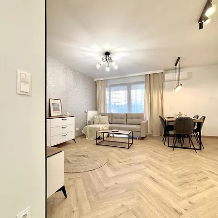 Golden Luxury 3-bedroom In Appartement