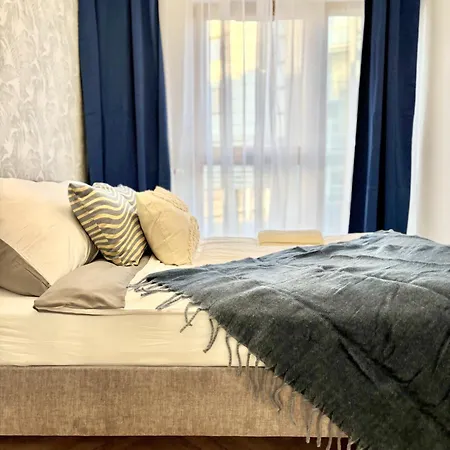 Golden Luxury 3-bedroom In Appartement *