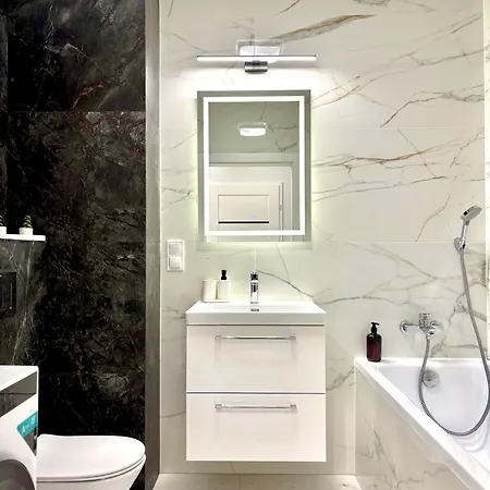 Golden Luxury 3-bedroom In * Varsovie