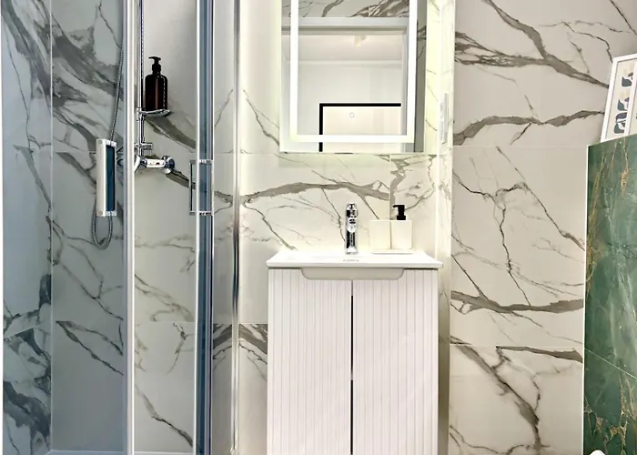 Golden Luxury 3-bedroom In Апартаменты